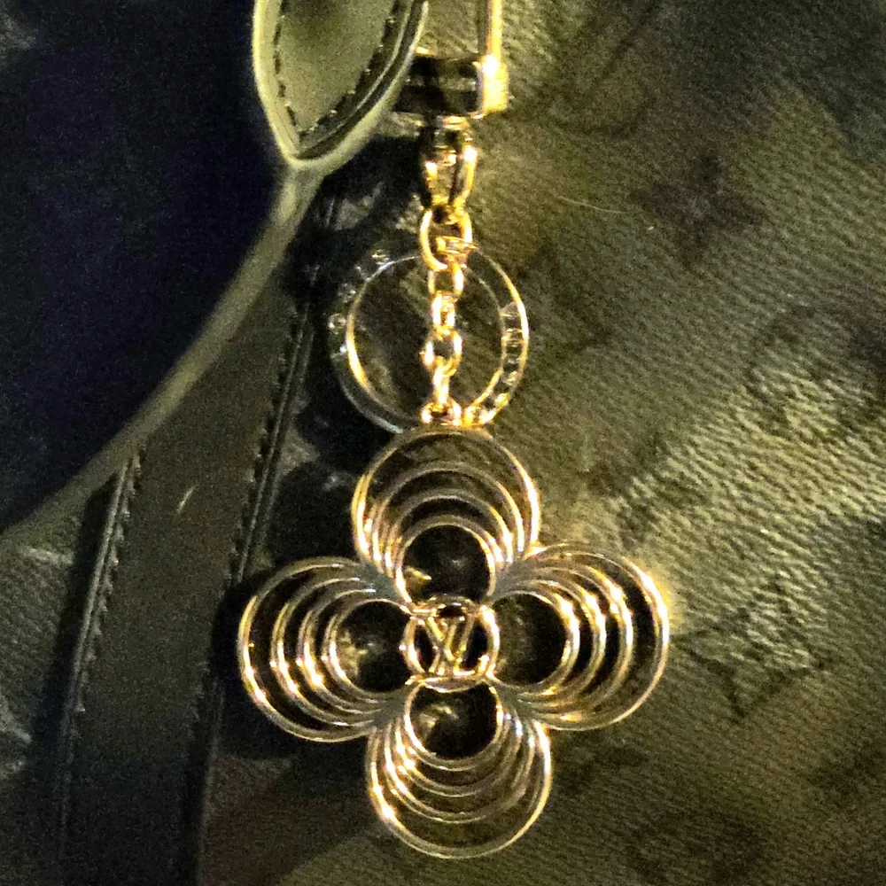 Elegant Gold Flower Keychain/Bag Charm